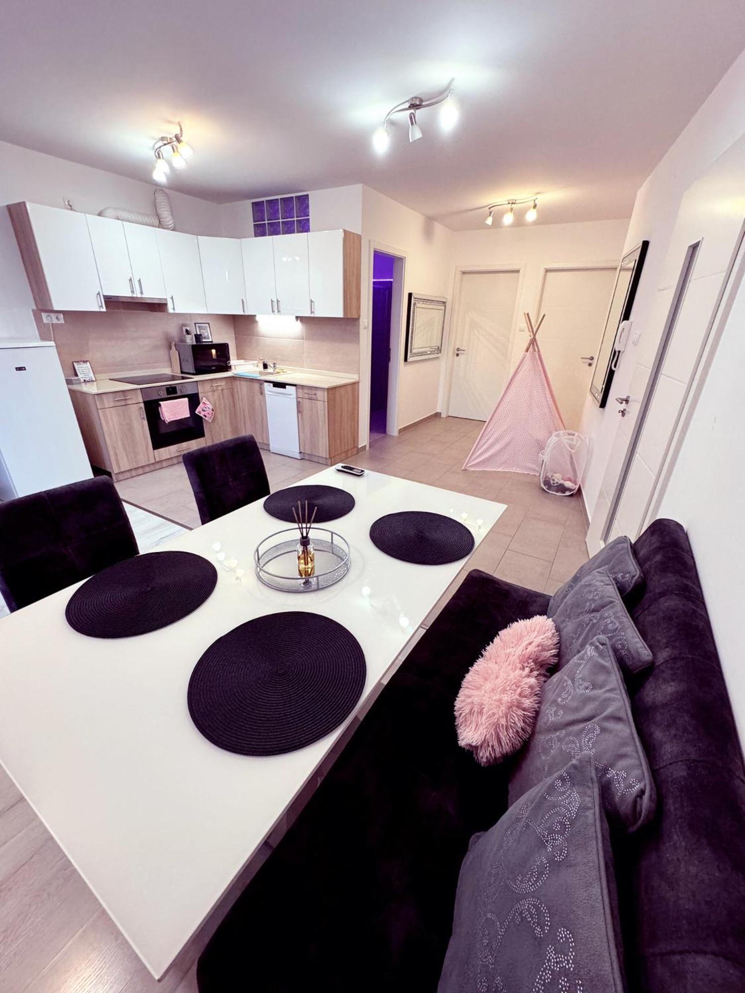 Exclusive Family Apartman Apartment Beci Exterior foto